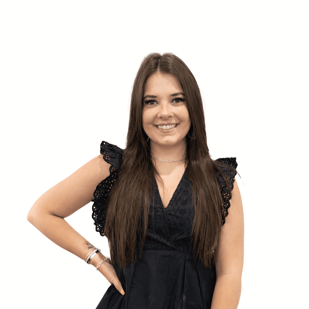 Portrait of Shelby R., a professional stylist at The Fixx Hair Studio, showcasing their expertise and style.